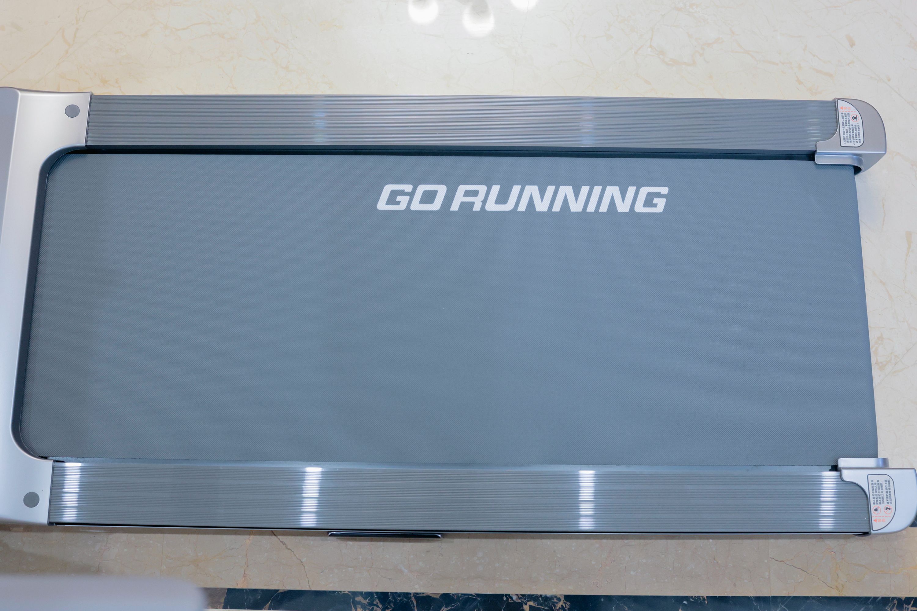 什么牌子的家用跑步机好_荣耀亲选磁悬浮减震跑步机免安装收纳设计_荣耀亲选磁悬浮减震跑步机品质做工分析