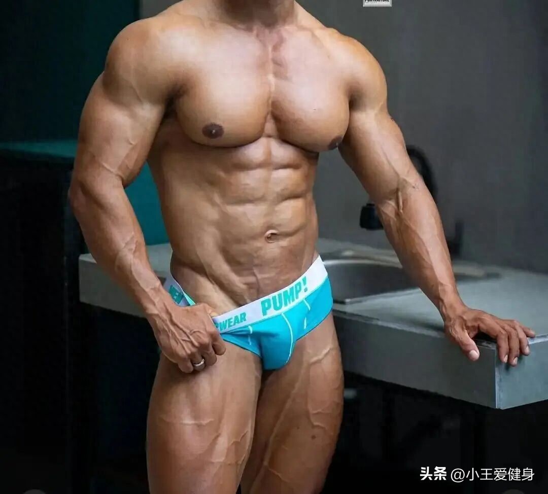 pg国际电子游戏app 6个胸部训练动作，强化胸肌轮廓，助你打造饱满胸型！