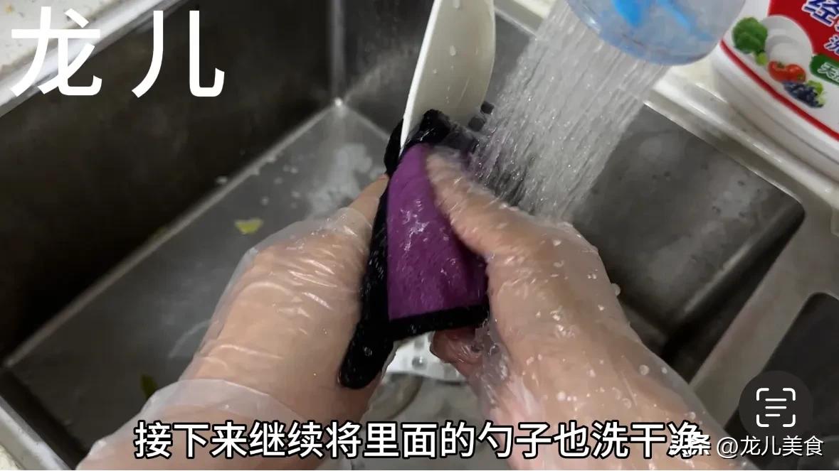 戴手套的正确方法_健身手套松一点_一次性手套正确戴法