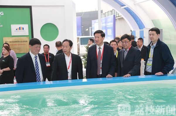 反重力跑步机 中国_全国体育科学大会_体育黑科技亮相