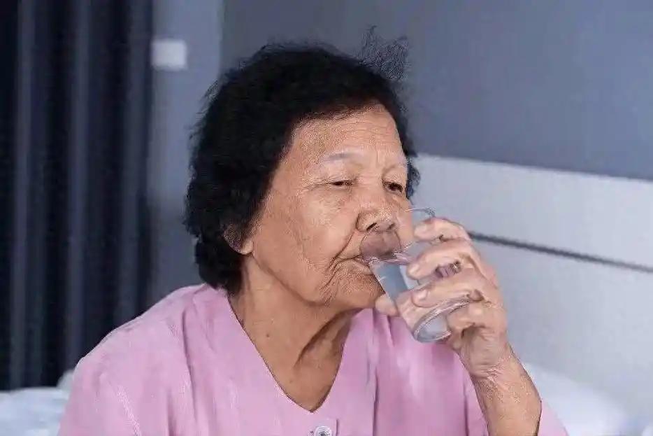 血糖控制饮水建议_运动前能喝水吗_糖尿病饮水方式