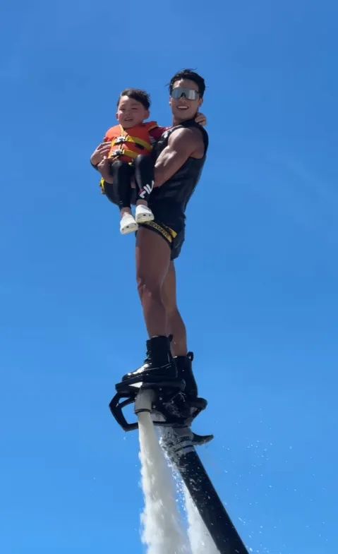 夏天健身运动_水上飞人极限运动_街头极限健身没有腿部?