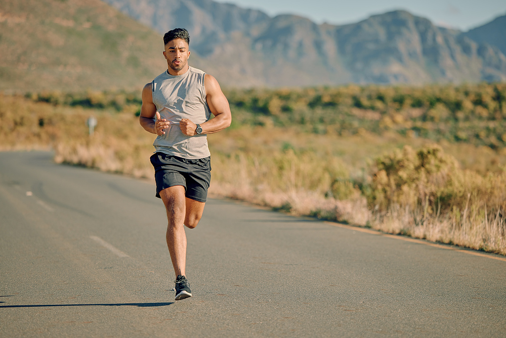 长距离训练对有氧能力的影响_中长跑运动员训练方法_长距离训练如何配速
