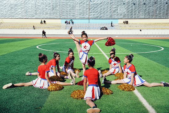 运动跑步怎么画_运动跑步的简笔画_小朋友跑步运动简笔画