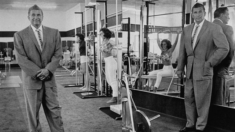 综合训练器 史密斯机_史密斯机综合训练器哪个牌子好_史密斯机训练视频