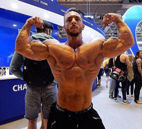 上胸肌训练动作_健身肌肉分离度怎么提高_男性胸肌训练方法