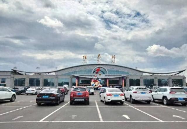 巅峰国际pg平台官网 上个月去了趟黑龙江佳木斯，我实话说：当地人的素质彻底颠覆认