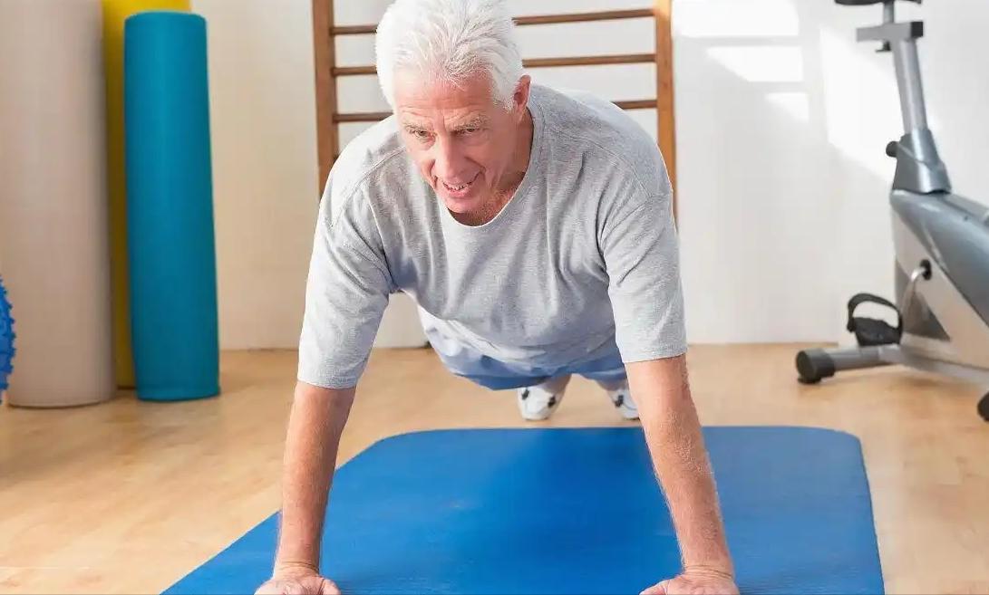 腰椎间盘突出不能弯腰_腰椎间盘突出 久坐不动 低头玩手机