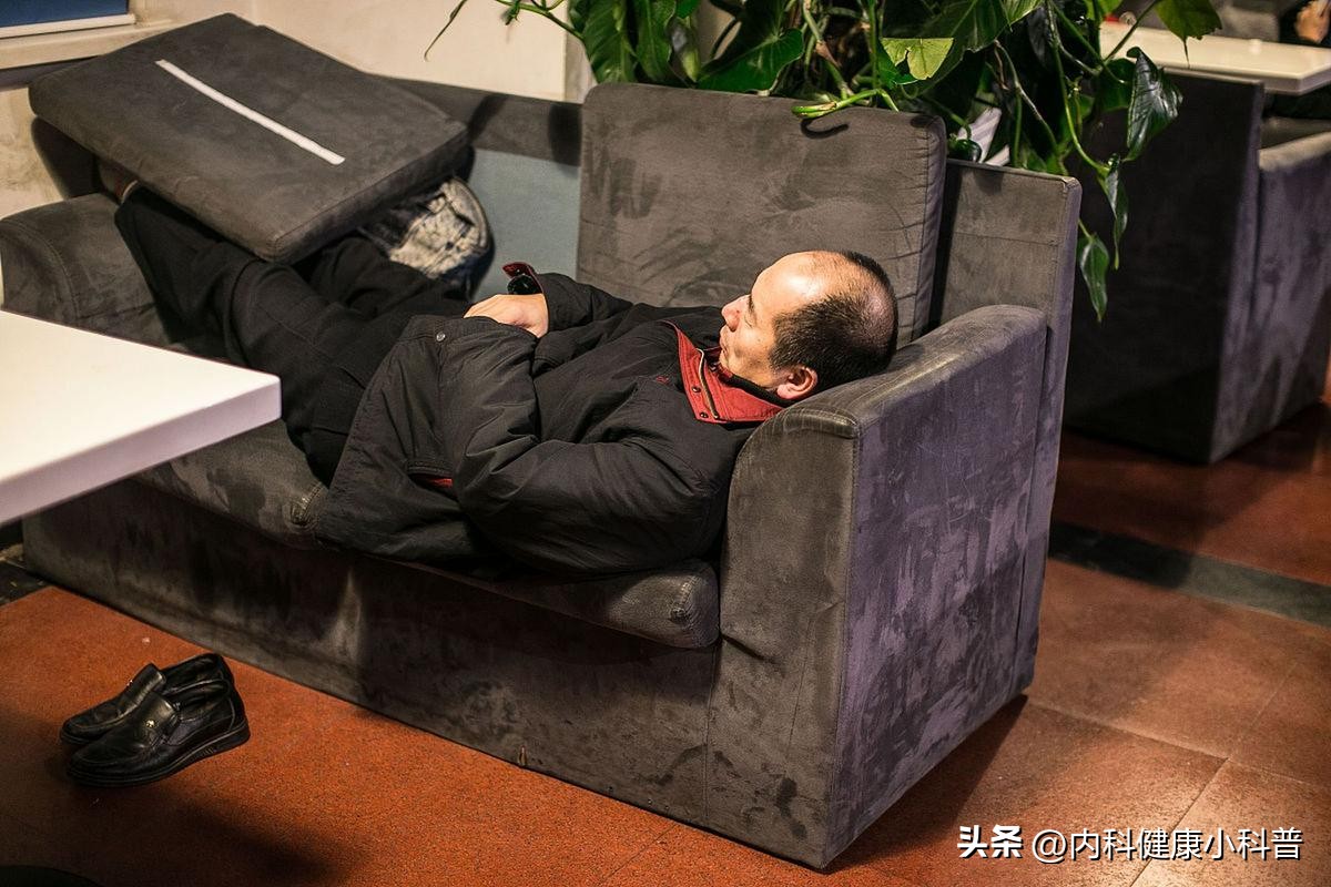 腰椎间盘突出不能弯腰_腰椎间盘突出 避免动作 康复锻炼