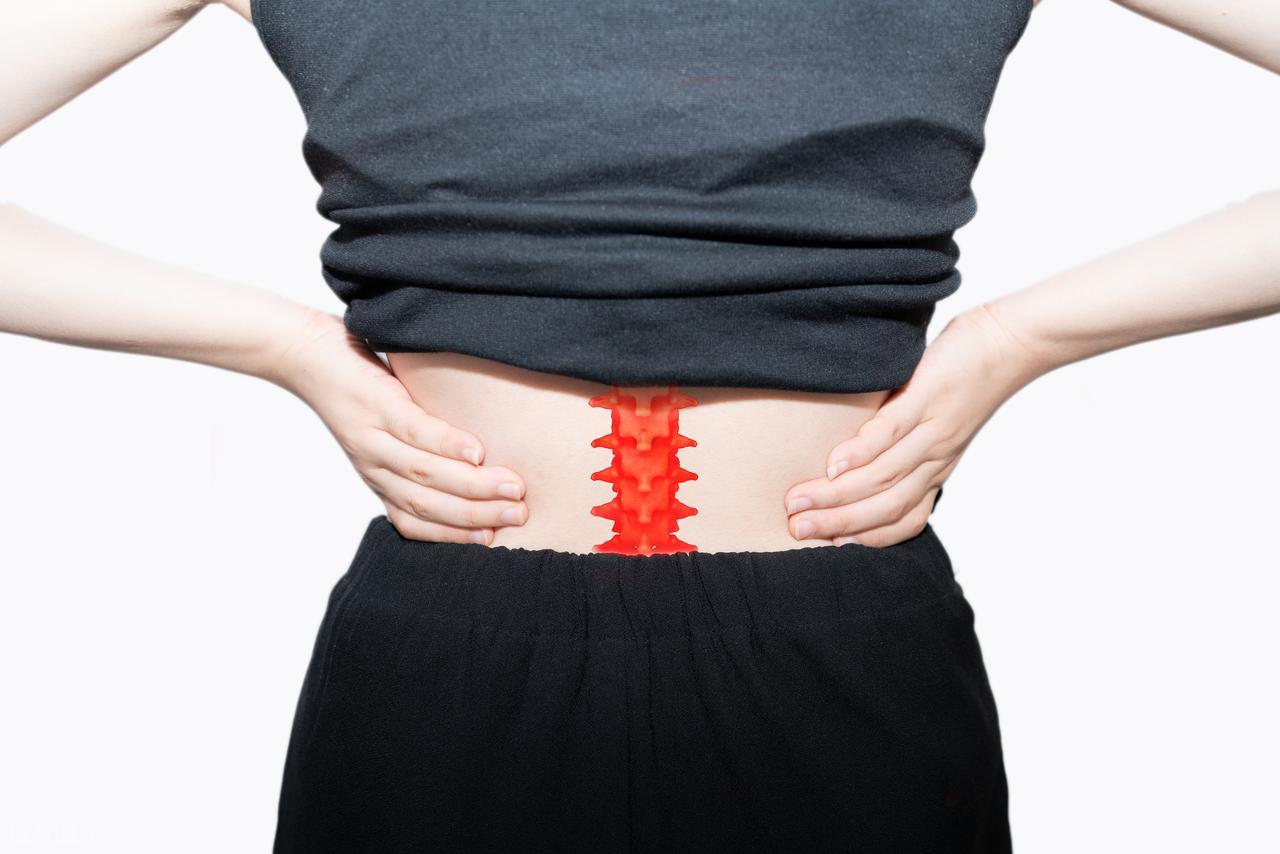 久坐不动腰伤_腰椎间盘突出不能弯腰_腰椎间盘突出坏习惯