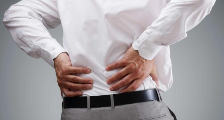 问鼎赏金女王pg官网入口下载 学医后才知道，腰间盘突出最危险的信号，不是弯腰，而是这3习惯