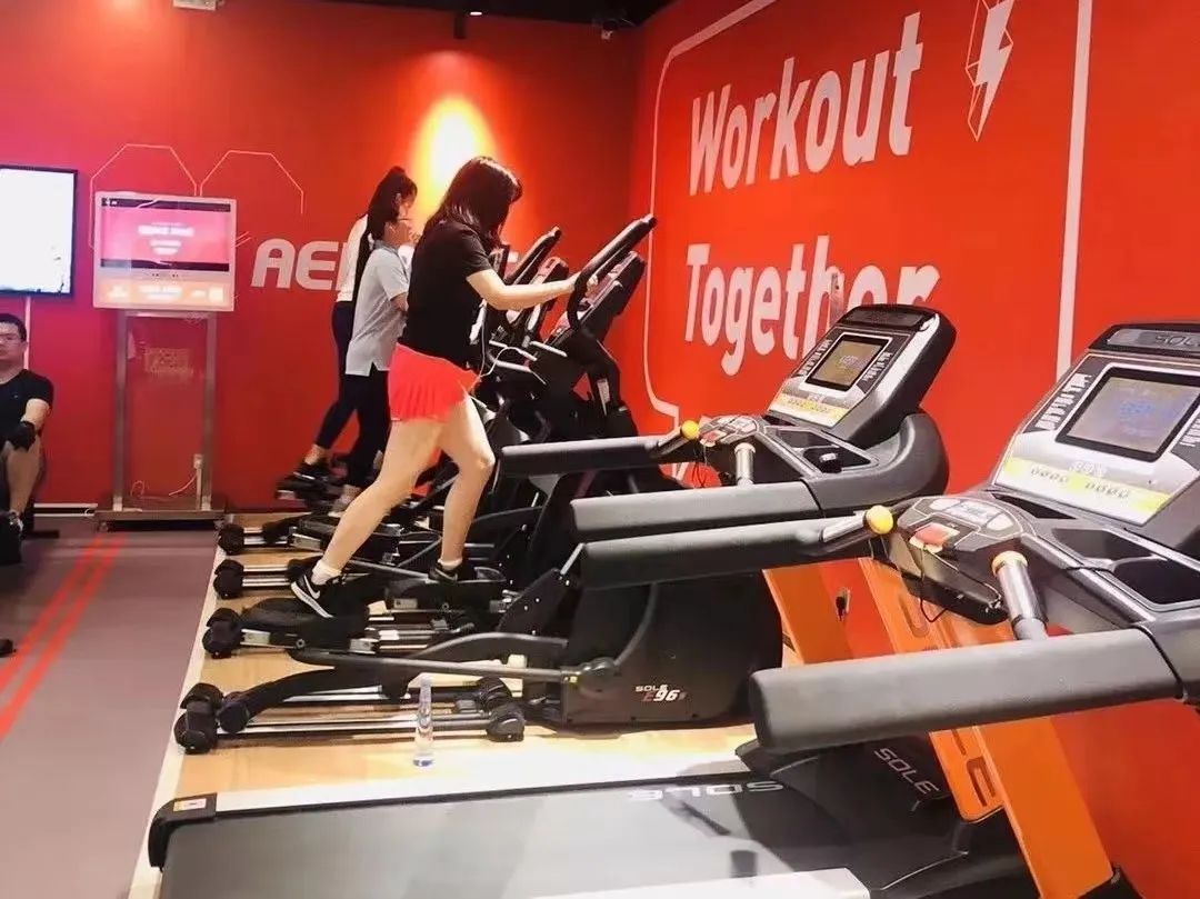 200不到的深蹲架能用吗_乐刻健身模式_健身平权模式