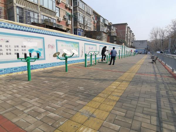 健身手套_郑州市室外健身器材消毒情况_郑州室外健身器材病毒传播风险