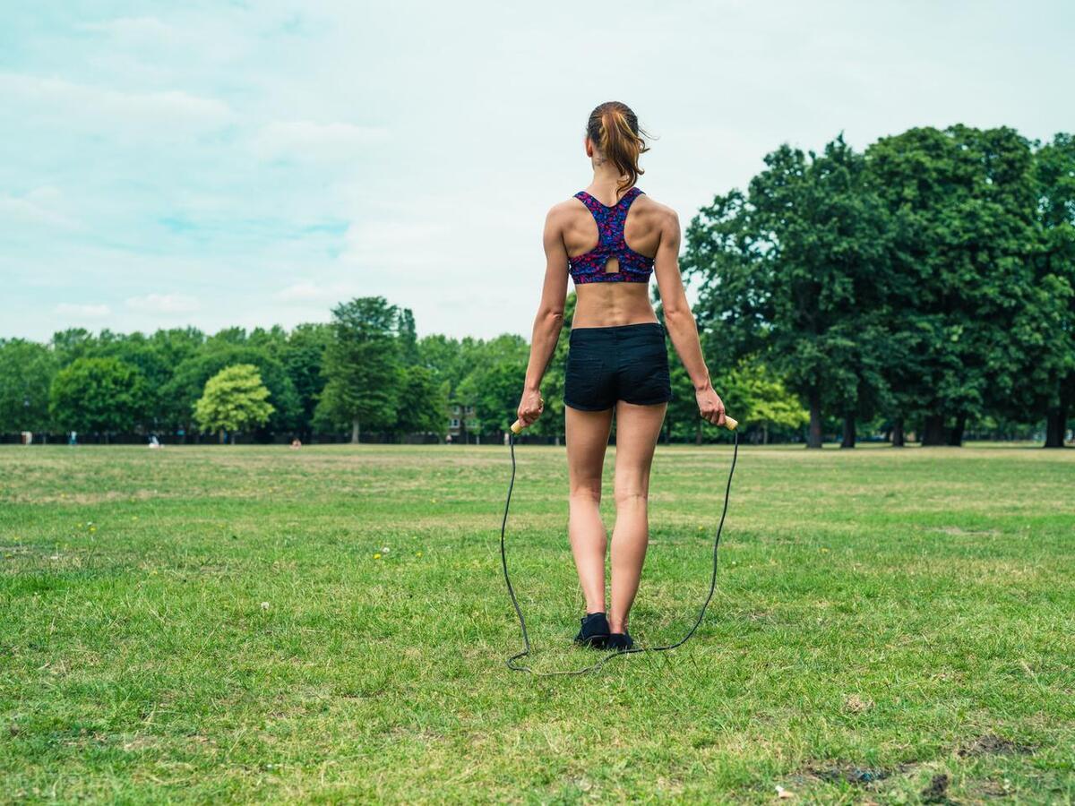 跑步后做仰卧起坐减肥_跳绳燃脂技巧_跳绳减肥效果