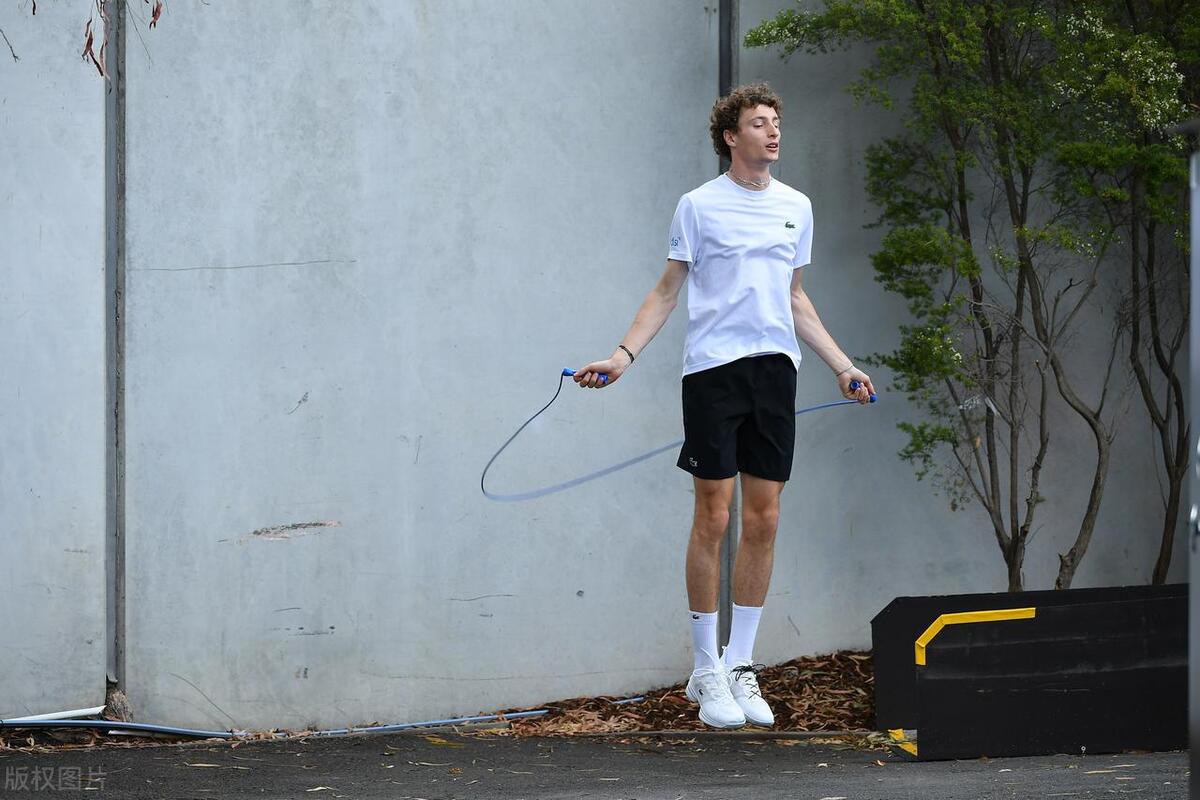 跳绳燃脂技巧_跑步后做仰卧起坐减肥_跳绳减肥效果