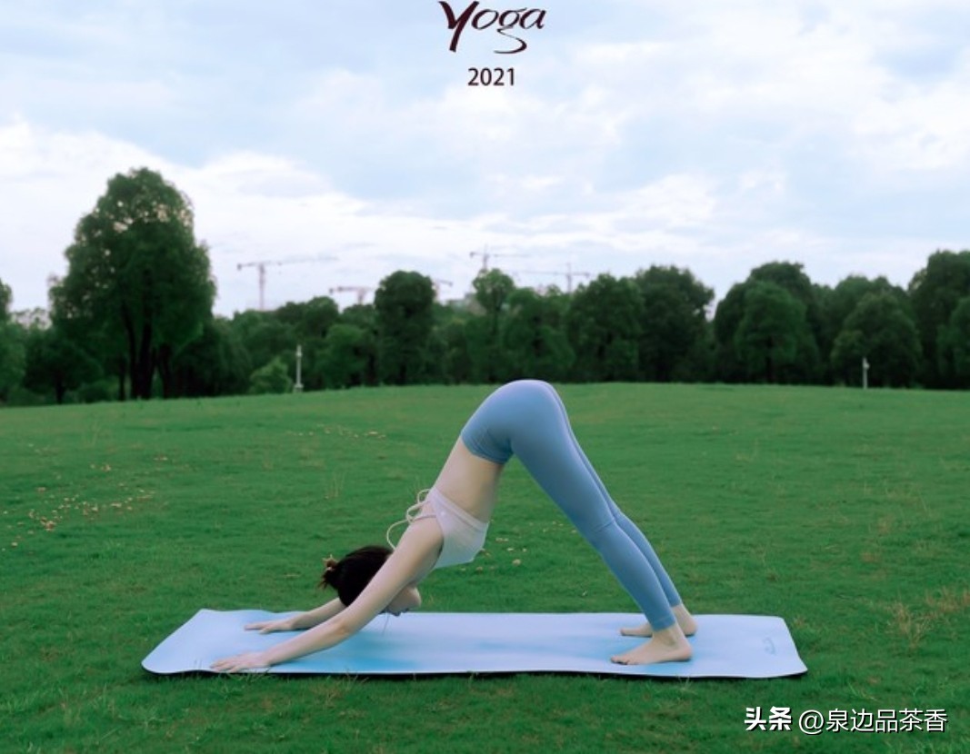 瑜伽改善更年期症状_中年女性瑜伽_练瑜伽几年能练出气质