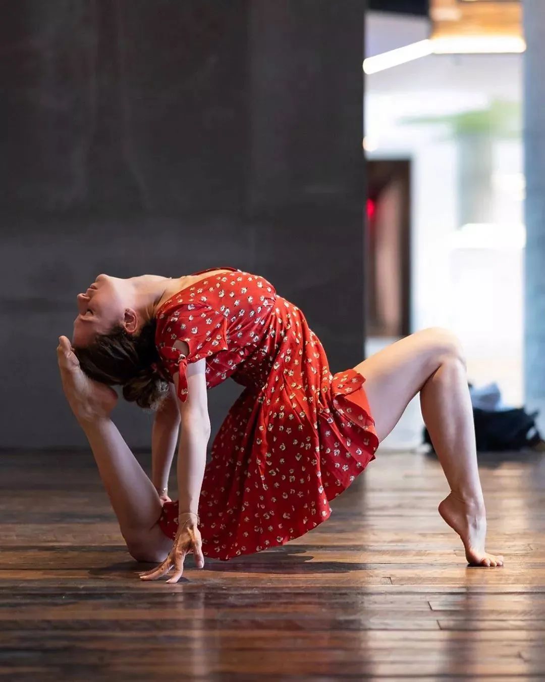 瑜伽提升气质_练瑜伽几年能练出气质_瑜伽抗衰老