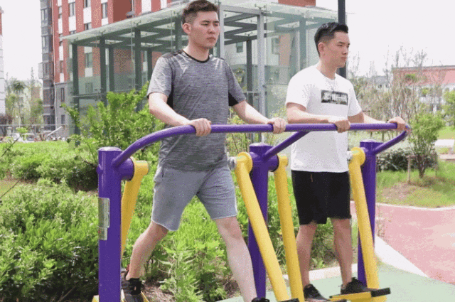 社区健身器材使用方法_上海社区体育设施分布_单人站综合训练器使用