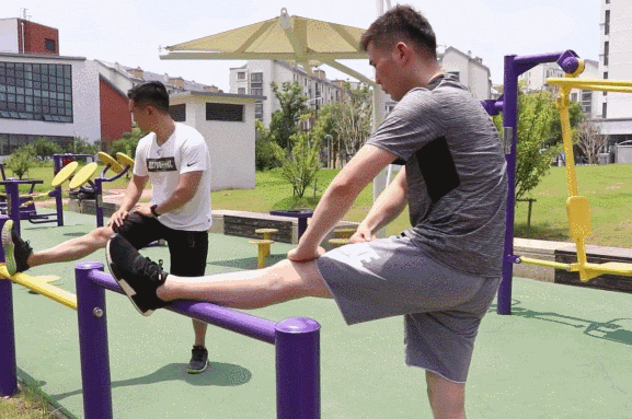 社区健身器材使用方法_上海社区体育设施分布_单人站综合训练器使用