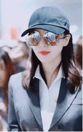 张歆艺产后瘦身秘诀_脚蹬拉力器瘦腰腹训练_陈意涵健身方法