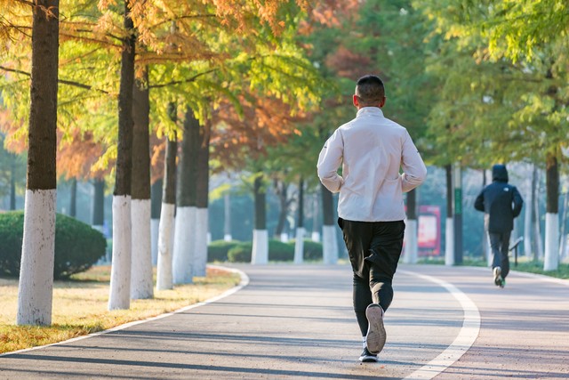 中等强度有氧运动改善肾功能_锻炼身体能强肾吗_快走补肾